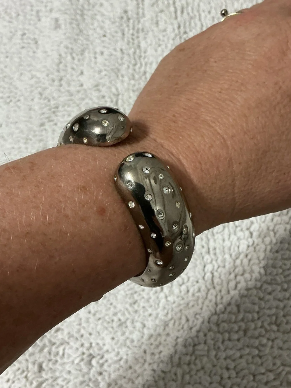 STRONGWATER STUDIOS Silvertone Hinged Clamper Bracelet Vintage